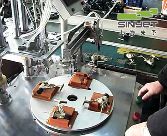 在線式自動(dòng)鎖螺絲機(jī)100-5.jpg 在線式自動(dòng)鎖螺絲機(jī)100-5.jpg