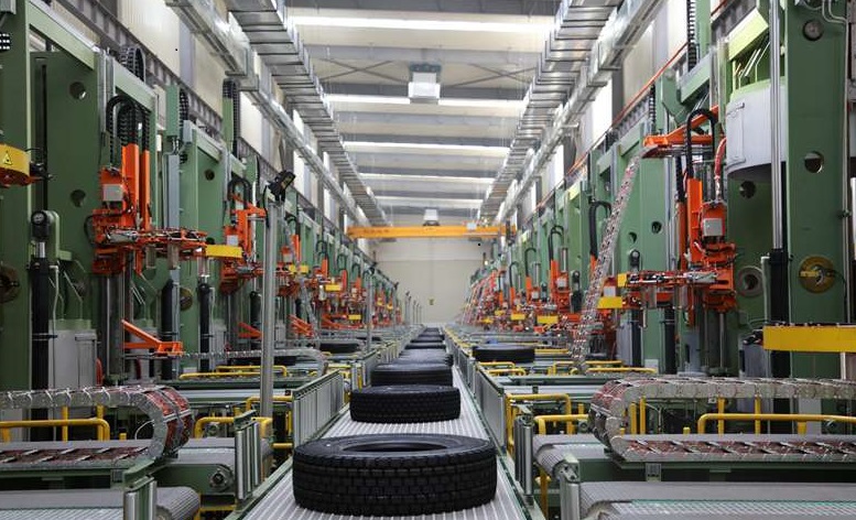 輪胎自動(dòng)化裝配線.jpg 輪胎自動(dòng)化裝配線.jpg